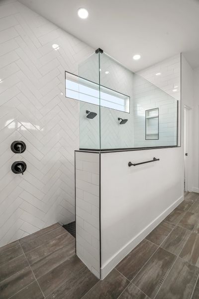 Furnished interior view inside a new home in Tierra Del Este 91, El Paso (Image 13). Furnished interior view inside a new home in Tierra Del Este 91, El Paso (Image 13).