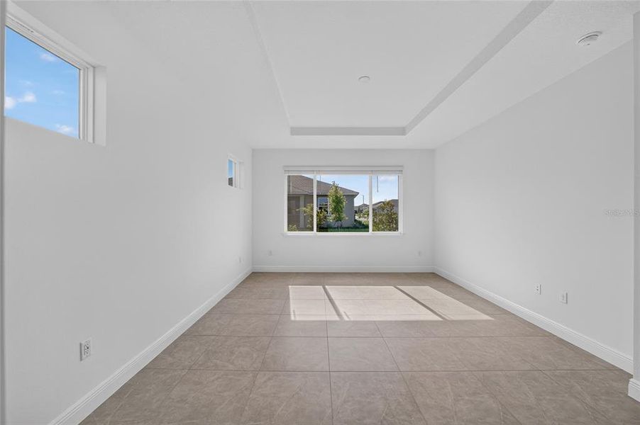 Spacious, unfurnished interior of a new home in , Ocala (Image 31).