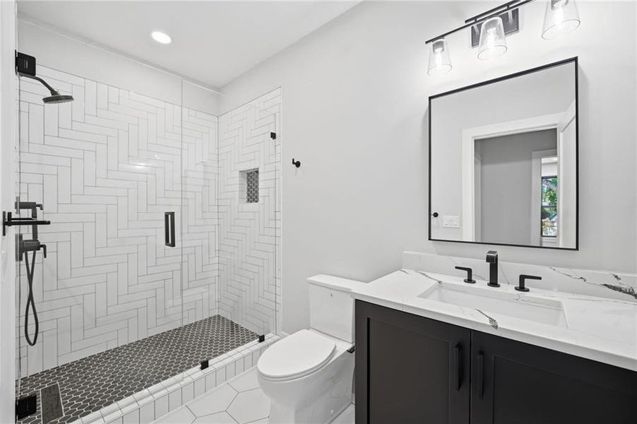 Furnished interior view inside a new home in , Roswell (Image 44).