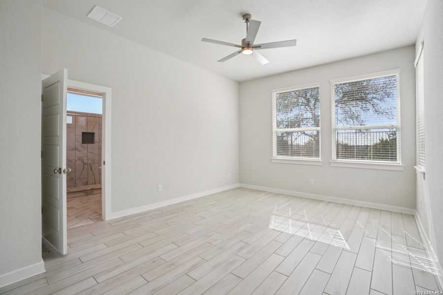 Spacious, unfurnished interior of a new home in Meyer Ranch 45's, New Braunfels (Image 11). Spacious, unfurnished interior of a new home in Meyer Ranch 45's, New Braunfels (Image 11).