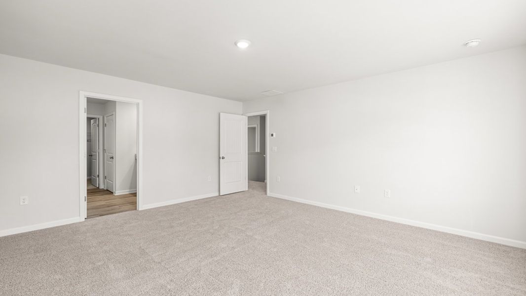Representative unfurnished interior of a home built from the Penwell by D.R. Horton in Oakleigh Glen, Dallas (Image 25).