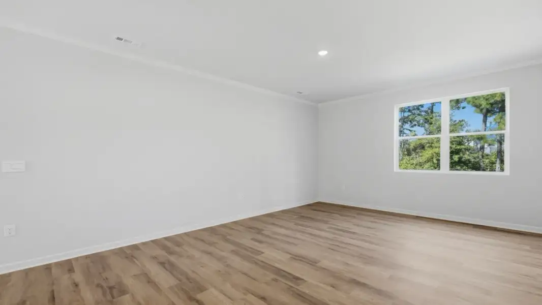 Spacious, unfurnished interior of a new home in Hughes Court, Dawsonville (Image 14).