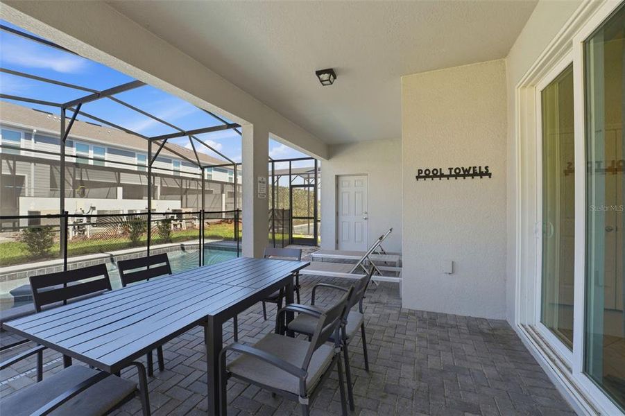 Exterior details and patio area of a home in , Clermont (Image 26).