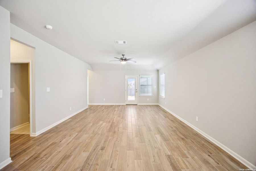 Spacious, unfurnished interior of a new home in Kallison Ranch, San Antonio (Image 26).