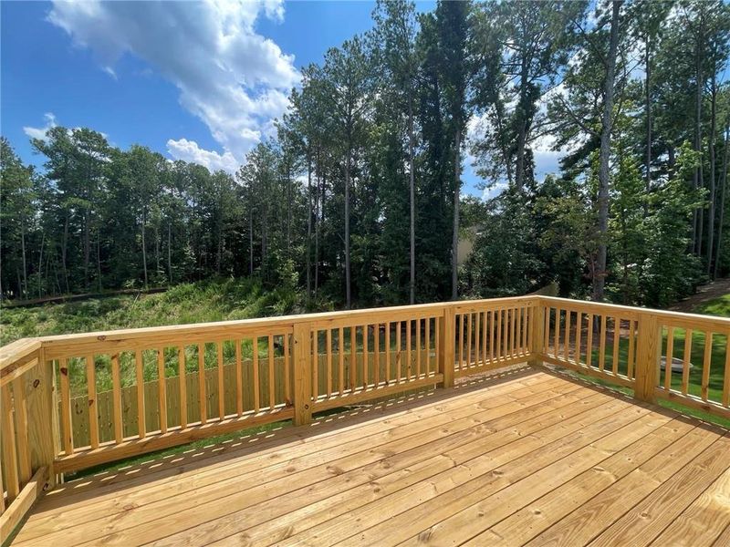 Image 32 of a home in Edenglen.