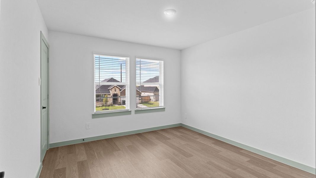 Spacious, unfurnished interior of a new home in Alexander, Pearland (Image 17).