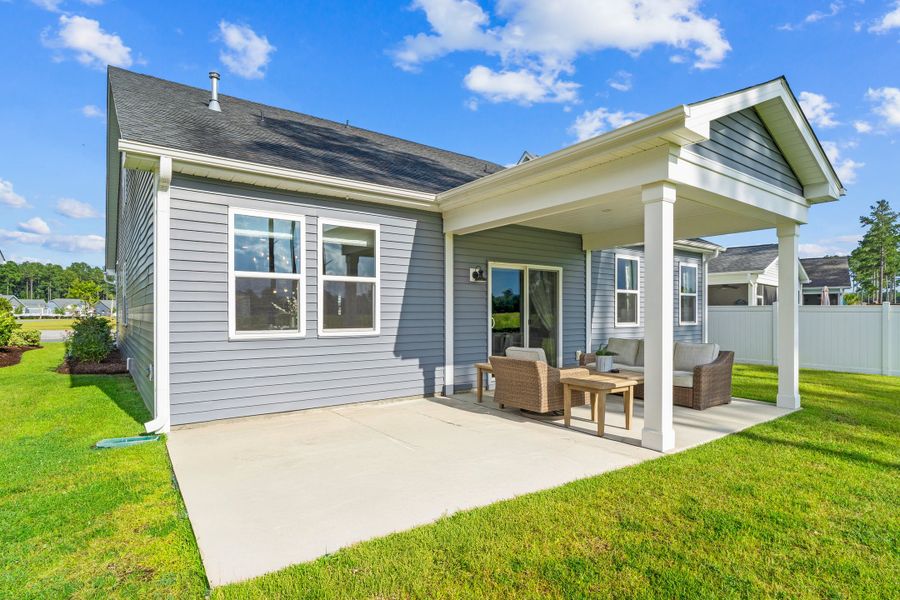 Representative exterior details of a home built from the The Cherry Grove by Chesapeake Homes in The Willows, Loris (Image 3).
