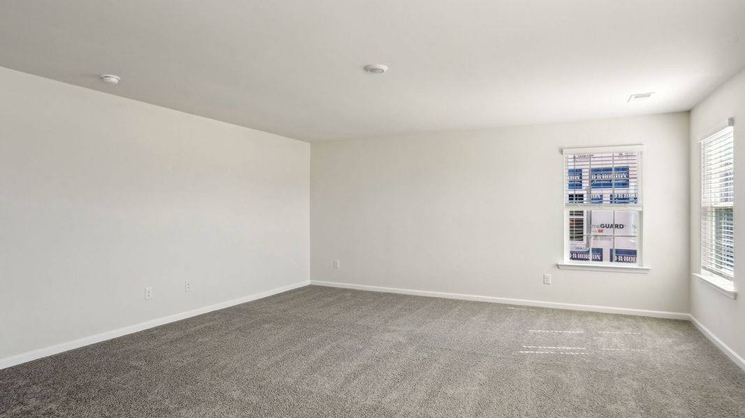 Spacious, unfurnished interior of a new home in Valleywood Farms, Waynesville (Image 18).