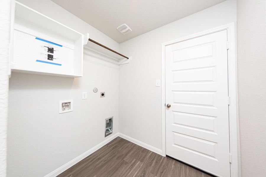 Spacious, unfurnished interior of a new home in River's Edge, Conroe (Image 26).