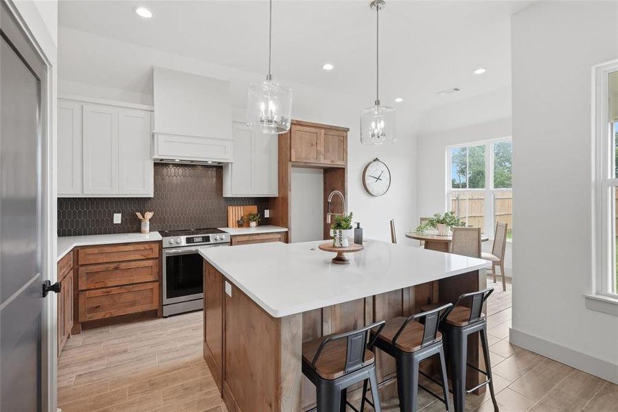 Furnished interior view inside a new home in , Tolar (Image 7).