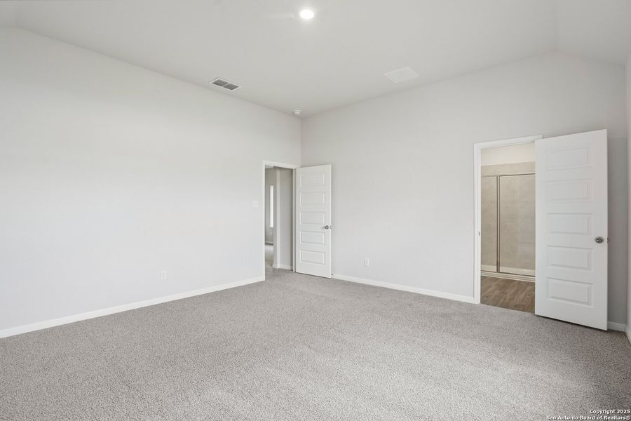Spacious, unfurnished interior of a new home in Melissa Ranch, San Antonio (Image 23). Spacious, unfurnished interior of a new home in Melissa Ranch, San Antonio (Image 23).
