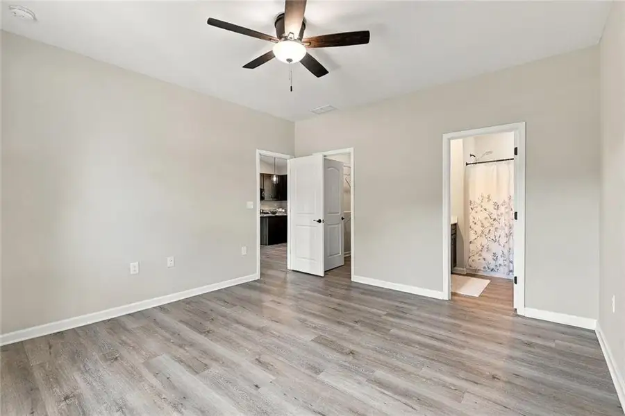 Spacious, unfurnished interior of a new home in , Temple (Image 14).