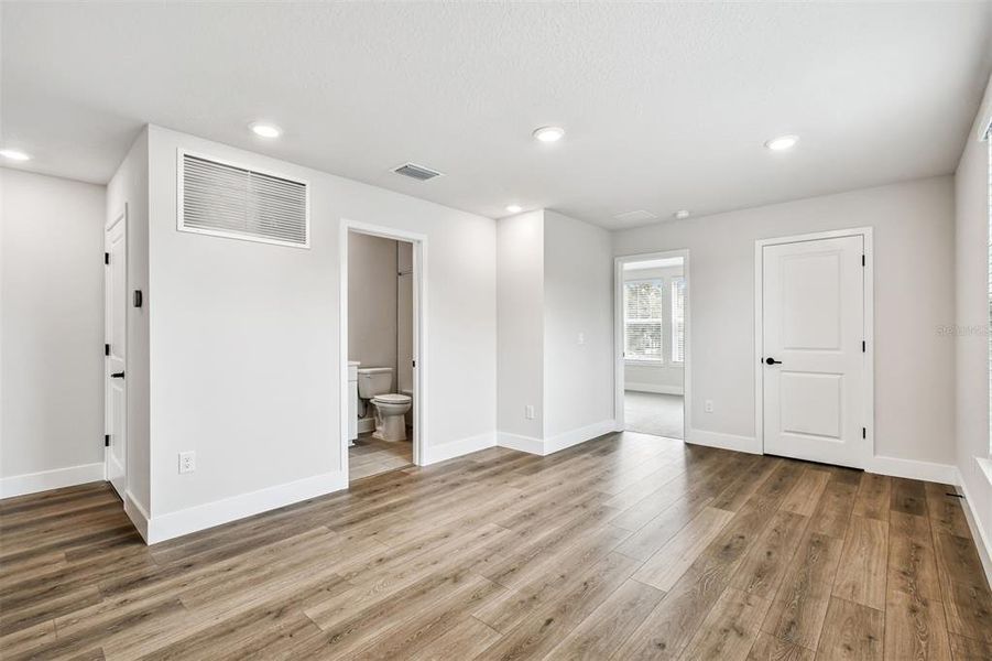 Spacious, unfurnished interior of a new home in , Tampa (Image 22). Spacious, unfurnished interior of a new home in , Tampa (Image 22).