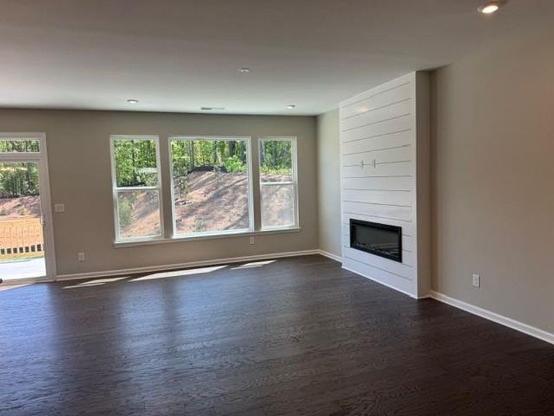 Spacious, unfurnished interior of a new home in Easton Park, Dallas (Image 14).