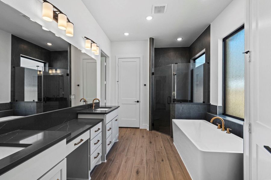 Furnished interior view inside a new home in Evergreen, Conroe (Image 5). Furnished interior view inside a new home in Evergreen, Conroe (Image 5).