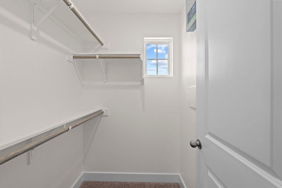 Spacious, unfurnished interior of a new home in Parmer Ranch, Georgetown (Image 32).