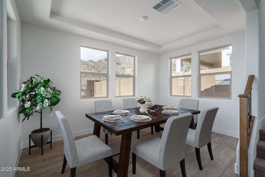 8VS) DINING 8VS) DINING