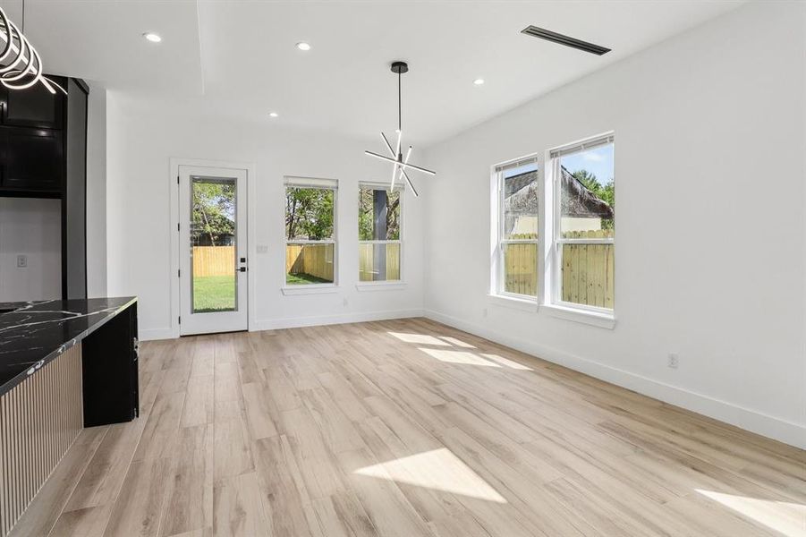 Spacious, unfurnished interior of a new home in , Dallas (Image 19).