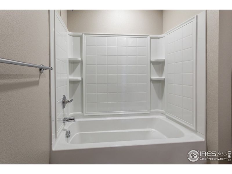 EXAMPLE PHOTO: SECONDARY BATH