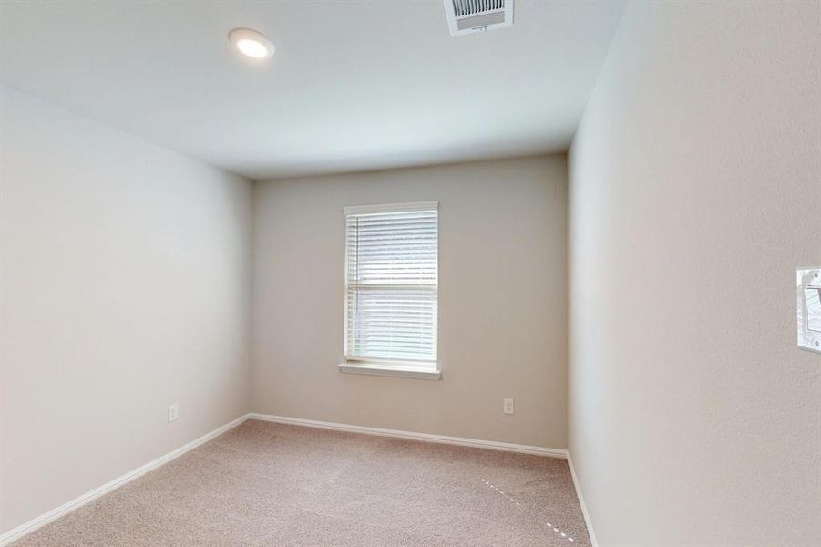 Spacious, unfurnished interior of a new home in Mobberly Farms, Pilot Point (Image 15).