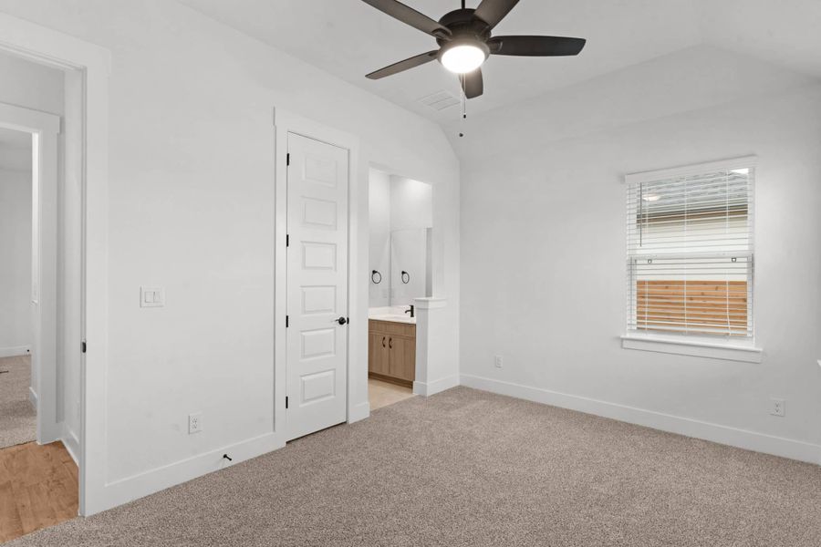 Spacious, unfurnished interior of a new home in Broken Oak, Georgetown (Image 12).