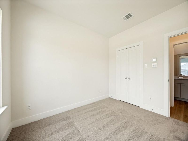 Spacious, unfurnished interior of a new home in Pebblebrook, Sherman (Image 18).