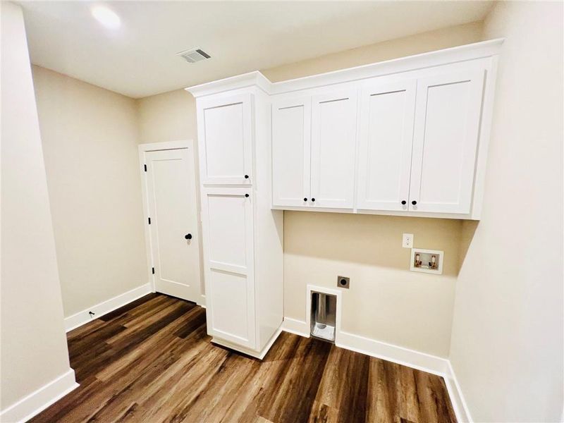 Spacious, unfurnished interior of a new home in , Cartersville (Image 21). Spacious, unfurnished interior of a new home in , Cartersville (Image 21).