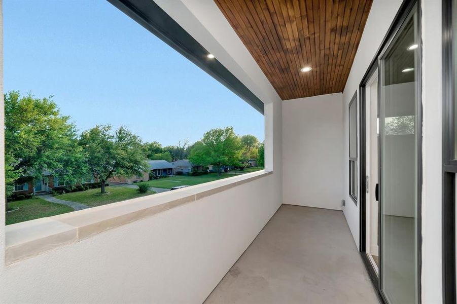 Exterior details and patio area of a home in , Dallas (Image 27).