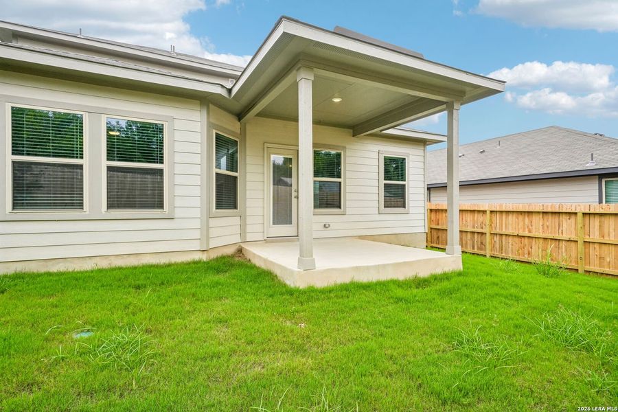 Exterior details and patio area of a home in Royal Crest, San Antonio (Image 3).