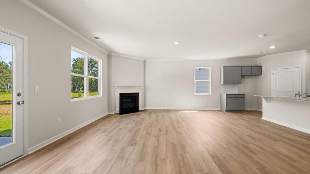 Spacious, unfurnished interior of a new home in Fairhaven, Lithia Springs (Image 22).