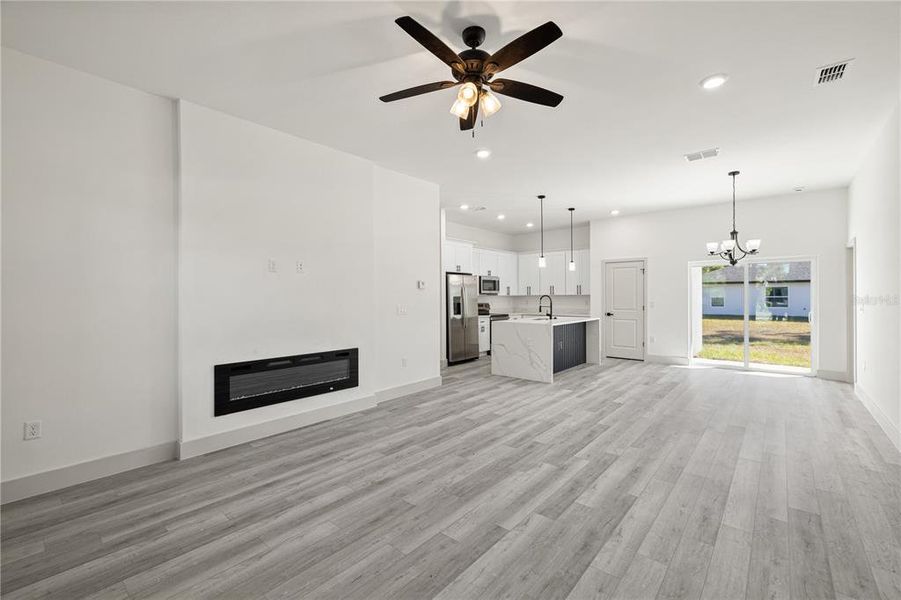 Spacious, unfurnished interior of a new home in , Port Charlotte (Image 18).