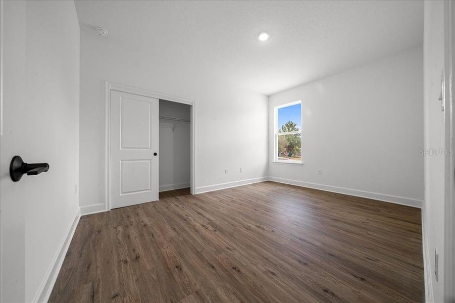 Spacious, unfurnished interior of a new home in , Spring Hill (Image 35).