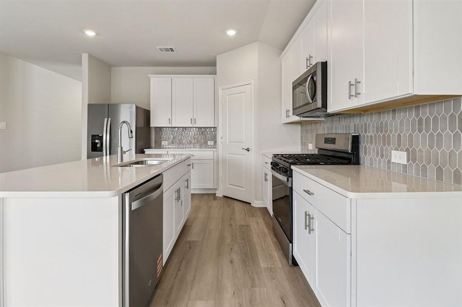 Photo is not of the actual home, but is an inspirational photo of builder’s model home and may depict options, furnishings, and/or decorator features that are not included. Photo is not of the actual home, but is an inspirational photo of builder’s model home and may depict options, furnishings, and/or decorator features that are not included.