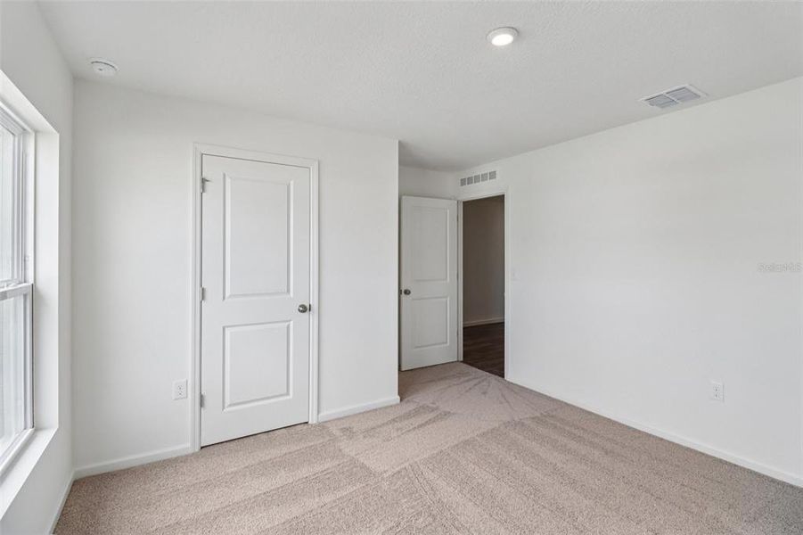 Spacious, unfurnished interior of a new home in Sumter Villas, Sumterville (Image 33).