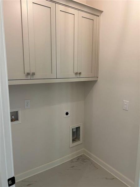 Spacious, unfurnished interior of a new home in , Gainesville (Image 12).