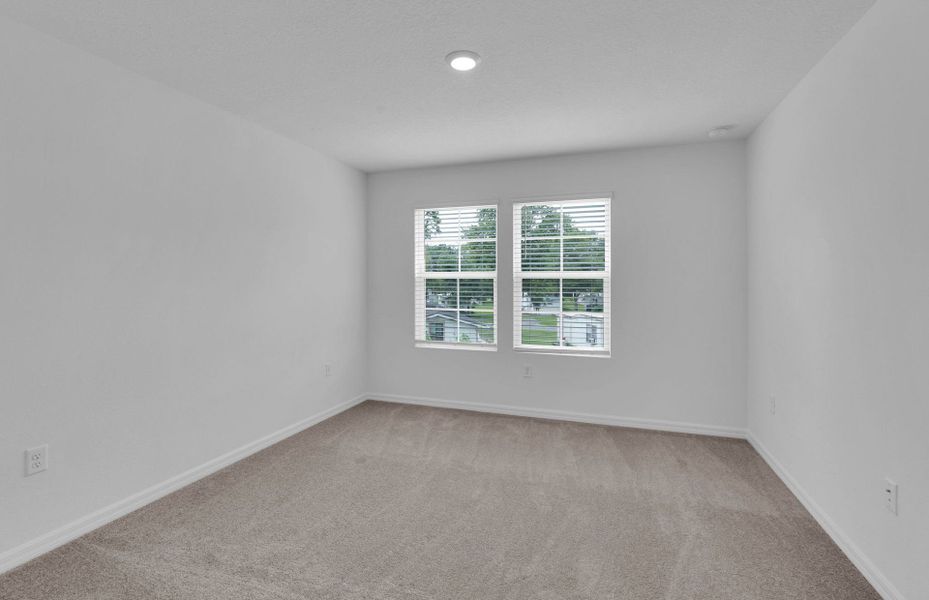 Spacious, unfurnished interior of a new home in Normandy Pines, Jacksonville (Image 14).