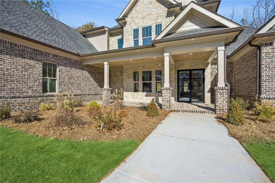 Exterior details and patio area of a home in , Gainesville (Image 4).
