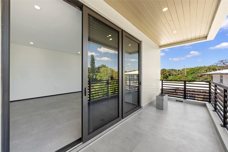 Furnished interior view inside a new home in , Fort Lauderdale (Image 6).