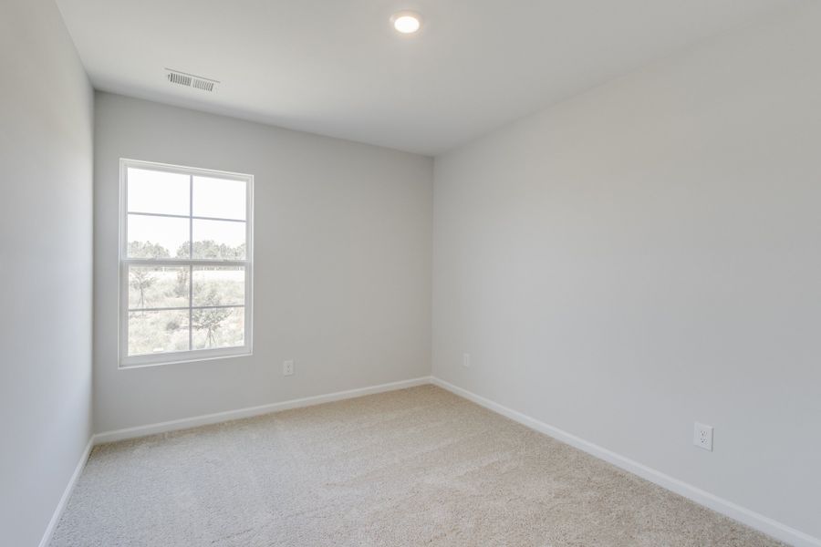 Spacious, unfurnished interior of a new home in Astoria, Columbia (Image 25).