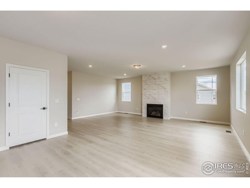 Spacious, unfurnished interior of a new home in Hidden Creek, Frederick (Image 21).