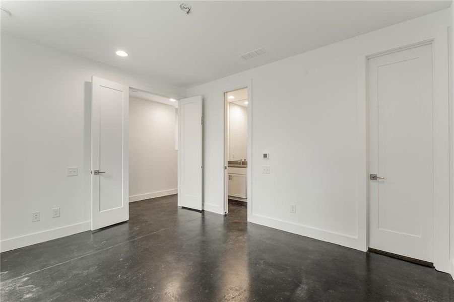 Spacious, unfurnished interior of a new home in , Atlanta (Image 20).