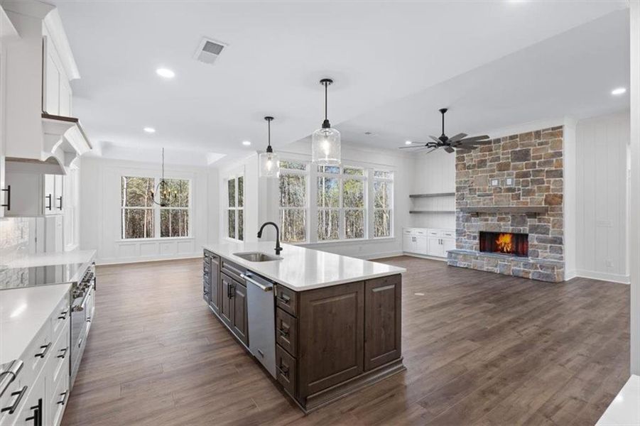 Furnished interior view inside a new home in , Waleska (Image 7).