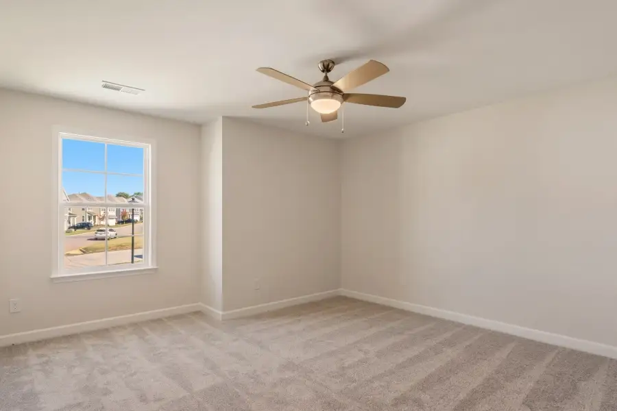 Spacious, unfurnished interior of a new home in Parris Meadows, Chesnee (Image 32).