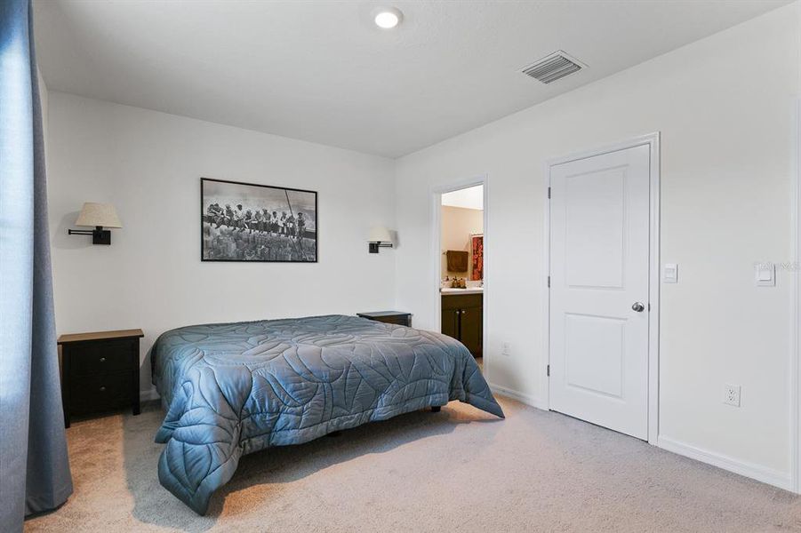 Furnished interior view inside a new home in , Apollo Beach (Image 25).
