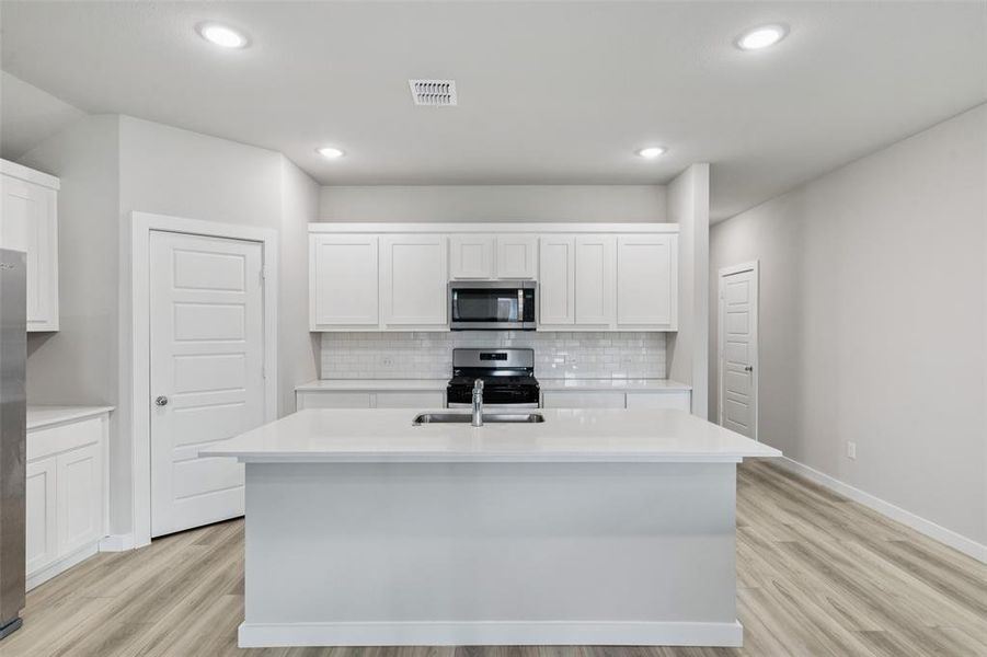 Furnished interior view inside a new home in , Red Oak (Image 9).