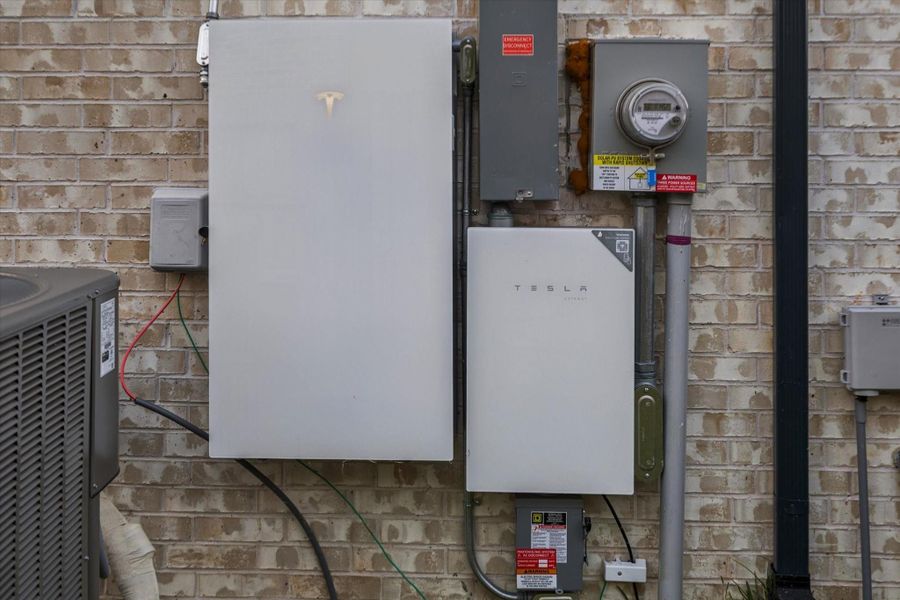 Solar + Battery Back-up