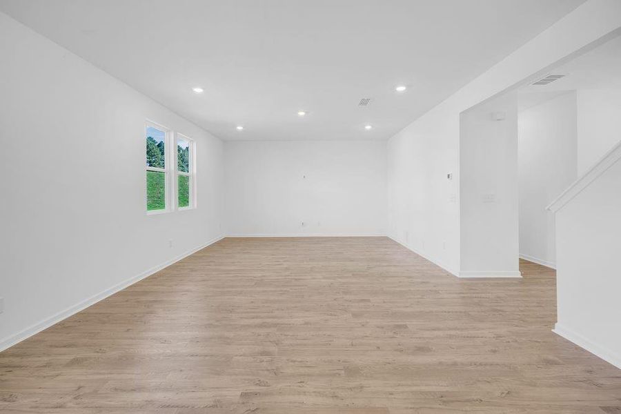 Spacious, unfurnished interior of a new home in Heritage River, Euharlee (Image 18).