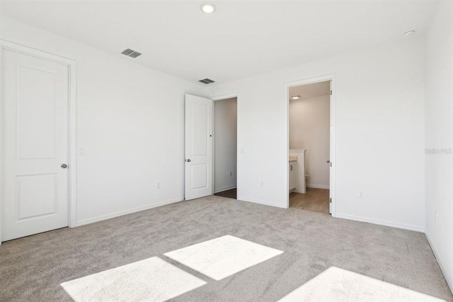 Spacious, unfurnished interior of a new home in Tyson Reserve, St. Cloud (Image 28). Spacious, unfurnished interior of a new home in Tyson Reserve, St. Cloud (Image 28).