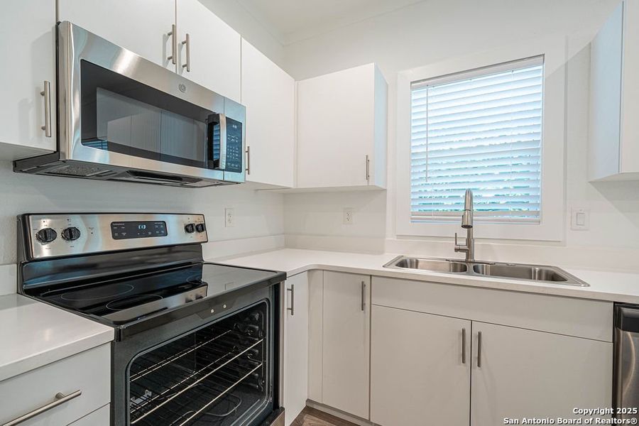Close-up of interior finishes inside a home in , San Antonio (Image 10).