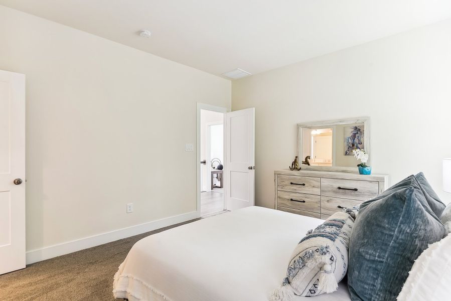 Representative furnished interior of a home built from the Lexington II by Caruso Homes in Rolling Meadows, Mooresville (Image 91).
